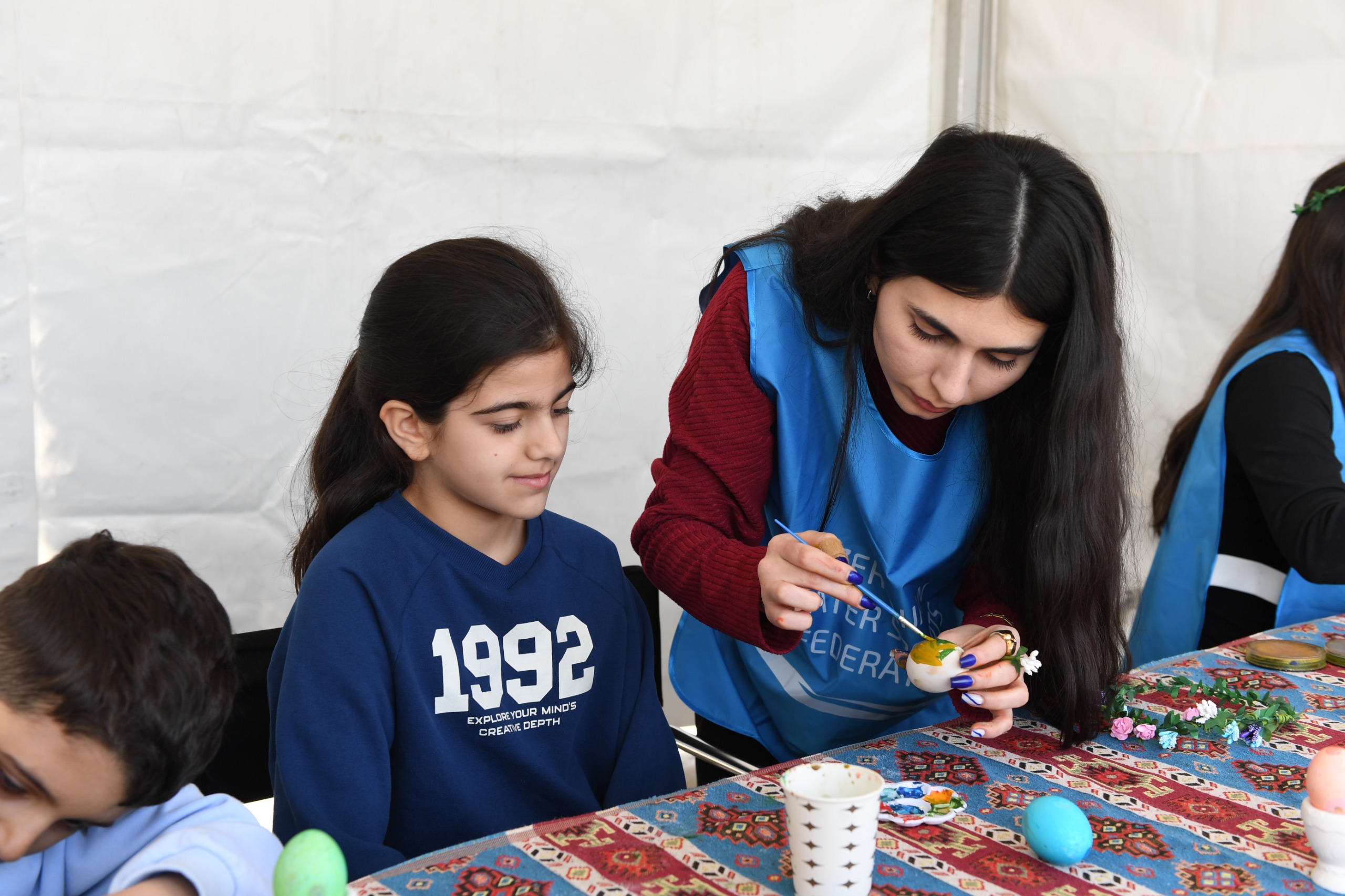 Bakıda Xəzərin suları avarçəkmə və yelkənli qayıqlarla bəzəndi (FOTO)